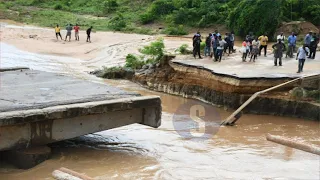 SEE HOW KIJABE BRIDGE WAS SWEPT AWAY BY HEAVY FLOODS LIVING RESIDENTS IN SHOCK!!!