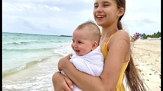 My newborn baby brother's reaction to the ocean