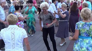 Танцуем под песню - ЗА ГЛАЗА ТВОИ КАРИЕ!!!