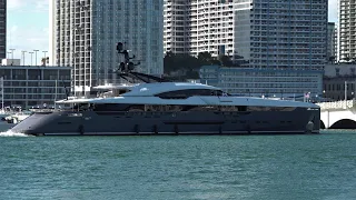 The Super Yachts are arriving to Miami !