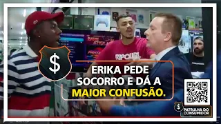 ERIKA PEDE SOCORRO E DÁ A MAIOR CONFUSÃO.