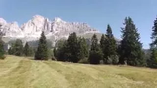 360° Panorama der Dolomiten - Rosengarten und Latemar Berge