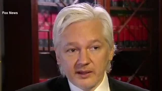 Wikileaks' Assange Backs Trump in Russia's Hacking Role