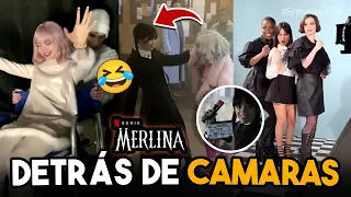 🎬DETRÁS DE CÁMARAS DE MERLINA - Momentos Divertidos y Bloopers De Los Personajes En La Vida Real