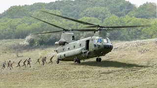US Pilot Displays Insane Landing Skills During CH-47 Chinook Landing