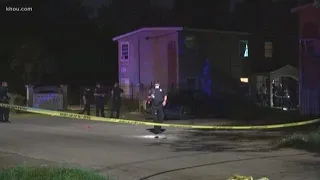 3 dead, another critical in shooting at southeast Houston apartment