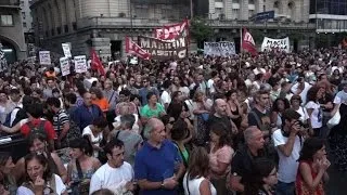 State workers in Buenos Aires march against layoffs