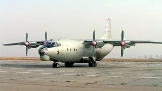 Военно транспортный самолет Ан-12.