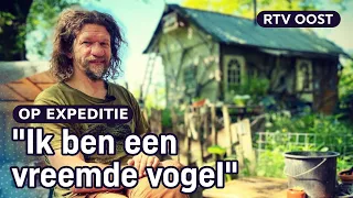 Bob bouwde zijn huis van gerecyclede materialen | RTV Oost