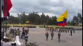 DESFILE MILITAR ECUADOR