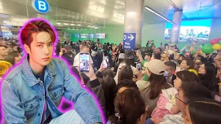 Chinese Actor Wang Yibo Causes Total Mayhem Upon Arriving At LAX