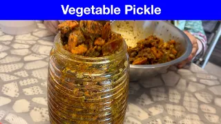 Vegetable Pickle Recipe | Vegetable Pickle and Brunch | Pickle in Oil | Vegetable Pickle|اردو हिन्दी