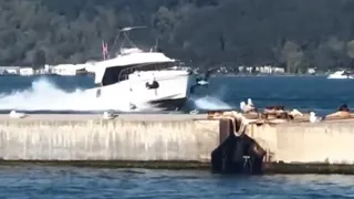 Beneteau swift trawler  30 cruising a long the Bosphorus of Istanbul 🛥🇹🇷