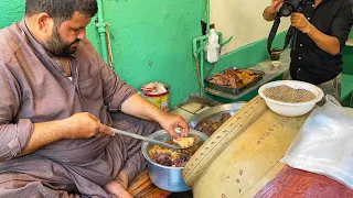 Sheikh Siri Paya - Head and Legs Fry, Pakistan Street Food | Peshawari Nashta | Peshawari Siri Paye