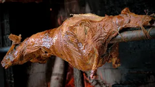 Full Lamb Roast: Kuzu Çevirme Tandır Kebab | INSANE Street Food Istanbul