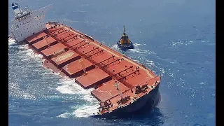 Top 10 Large Ships In Terrible Storm! Ships Crashing in Dangerous Waves