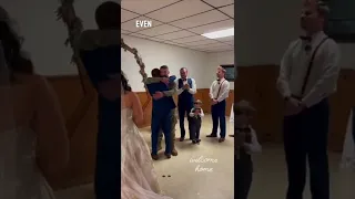 His cousin came home from the military and surprised him at his wedding ❤️