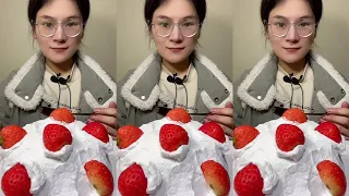 ASMR🍰Eating strawberry cream cake🍰 (soft and waxy sound)  크림 케ց 먹방 MUKBANG Satisfaction