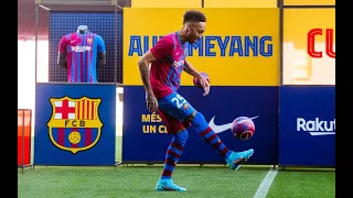 AUBAMEYANG'S FIRST TOUCHES AS A BARÇA PLAYER IN HIS OFFICIAL PRESENTATION ⚽💙❤️