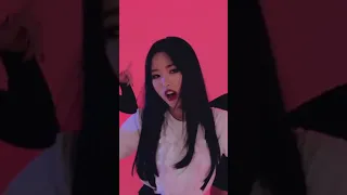 [MV] 이달의 소녀/Olivia Hye (LOONA/올리비아 혜) "Egoist (Feat. JinSoul)" Vertical Ver.