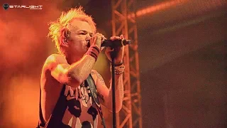 SUM 41 in Action! “Fat Lip” + “Seven Nation Army” and more  | 'BEHIND THE NOISE'