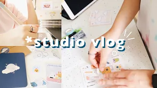 STUDIO VLOG 08 // making grab bags + opening happy mail + feeling unmotivated & more!! 🌙