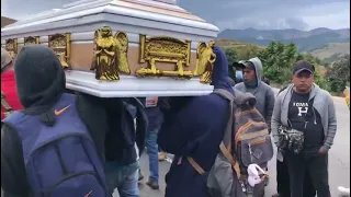 Llegan a Santa Catarina Ixtahuacán los cuerpos de los menores asesinados