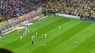 Borussia Dortmund - RB Leipzig das 3:1 durch Axel Witsel - Westtribüne - Handyaufnahme