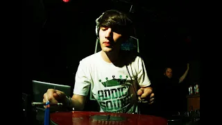 Netsky - Essenntial Mix BBC Radio 1 2010 | Drum and Bass
