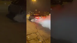 Kia K900 does explosive burnout