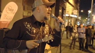 Los Widow Makers: "The King Of Nothing" - Busking in Tapapiés