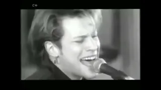 Bon Jovi - Livin' On A Prayer (Acoustic / Madrid 1992)