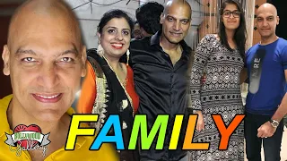 Manish Wadhwa Family With Parents, Wife & Children