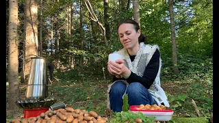 She cooks in the forest/ Part 2. Acorns / ASMR