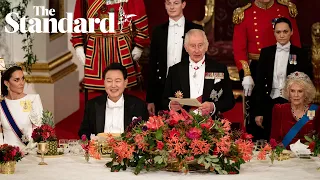 King hails K-pop stars Blackpink at banquet in honour of South Korean president