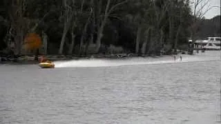 AGITATOR finish 2012 Mildura 100 water ski race