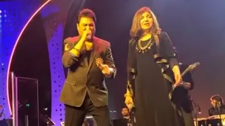 Tujhe Dekha To Ye Jana Sanam | Kumar Sanu & Alka Yagnik Together Live in Concert | DDLJ