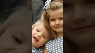 lucu deh pas mereka kecil princess Leonor dan ifanta sofia