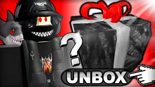 FINALLY! HOW TO UNBOX THE TRASHY GIFT OF GARBAGE! OPENS INTO RARE LIMITED ITEM! (ROBLOX)