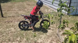 Ebike baby trys to pull a car frame with his 2000w Ebike