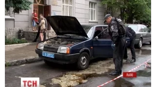 У Львові біля райвідділу міліції підірвали автомобіль карного розшуку