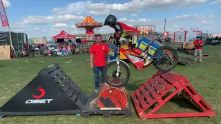 OSET - Amazing 10 year old. Electric dirt bike trials stunts!