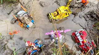 Машинки застряли в грязи видео для детей