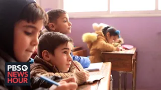 Air strike threats don't deter these Syrian children from going to school