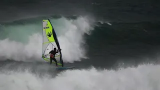 Israeli Winter Pick - Wave riding Bat Galim, Mast High Waves