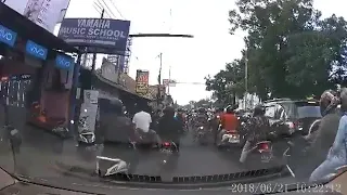 (CAR CHASE) Mobil Suzuki Ertiga Diserempet Motor Vixion T 6518 MO di Bogor