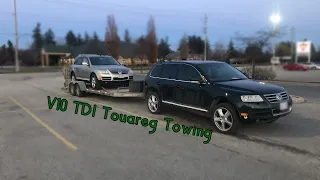 My V10 TDI Touareg towing... Another V10 TDI Touareg