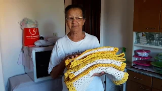 Mamãe mostrando seus jogos em crochê ela termino fico muito lindo