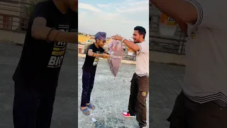 Kiska Patang waterproof hai 🪁#kites #kiteflying #patang #patangbazi #viral