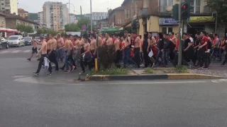 Tifozat e Partizanit gati per ndeshje.